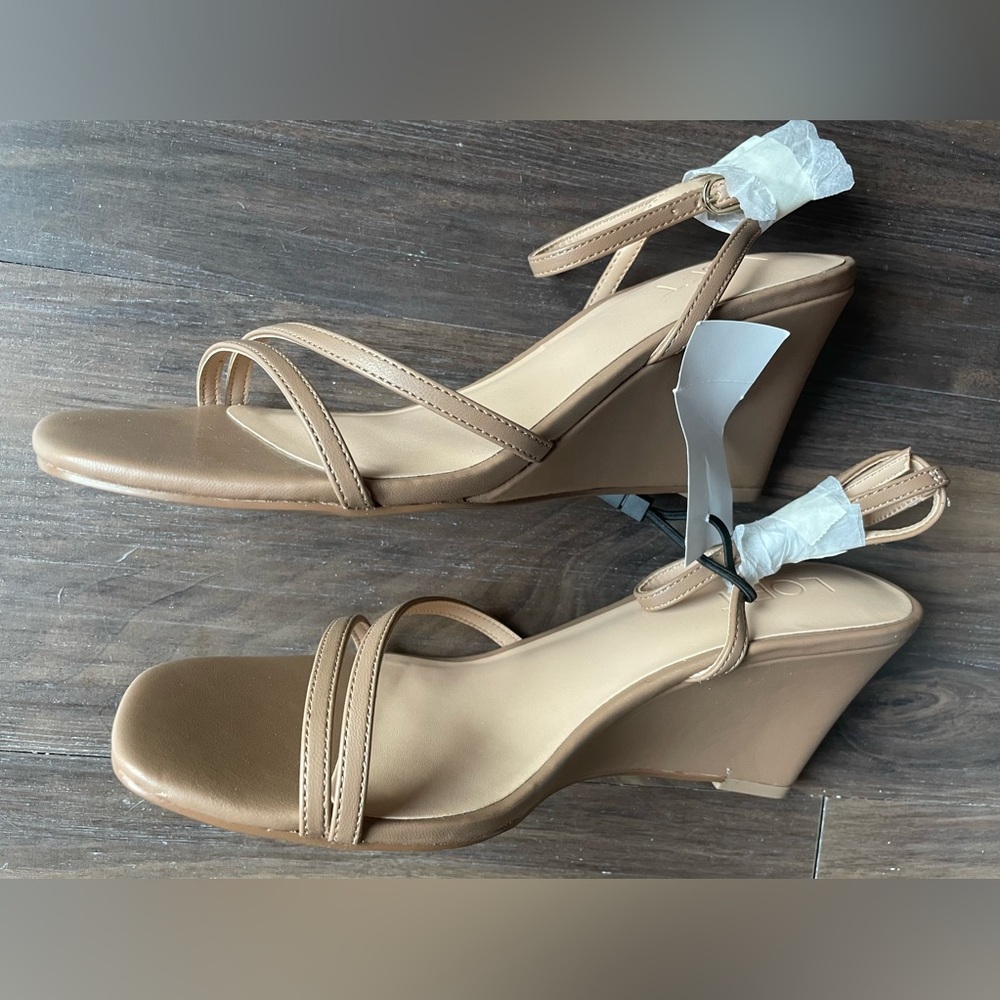 LOFT Tan Ankle Strap Wedges - Picture 6 of 9